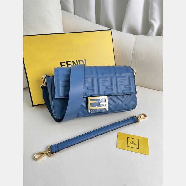 7 Star fendi Iconic Baguette Medium bag 211