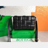 Bottega Veneta Best Replica Maxi Intreccio Cassette Nappa leather shoulder bag