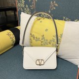 Wholesale VALENTINO GARAVANI LETTER VLOGO SIGNATURE handbag