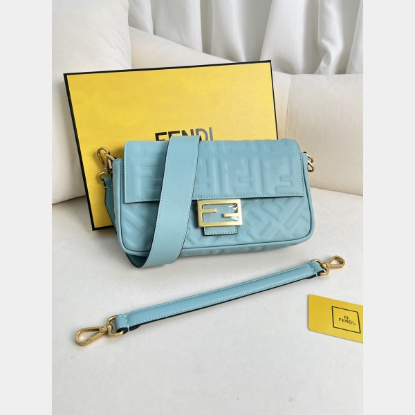 7 Star fendi Iconic Baguette Medium bag 211