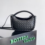 New BOTTEGA VENETA COBBLE Top Handle Bag